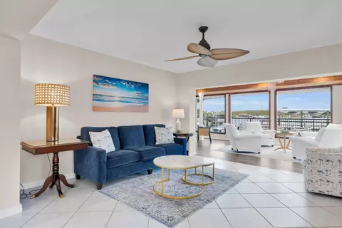 Living - 827 Eisenhower Dr, Key West, FL 33040 photo 3 of 11