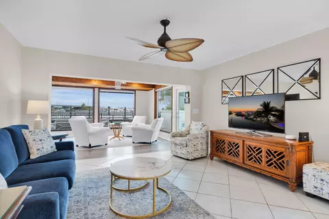 Living - 827 Eisenhower Dr, Key West, FL 33040 photo 2 of 11