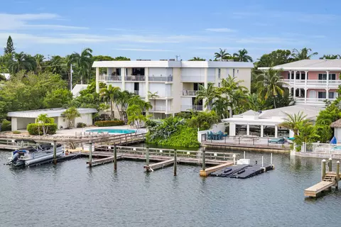 View/Area - 827 Eisenhower Dr, Key West, FL 33040 photo 4 of 4