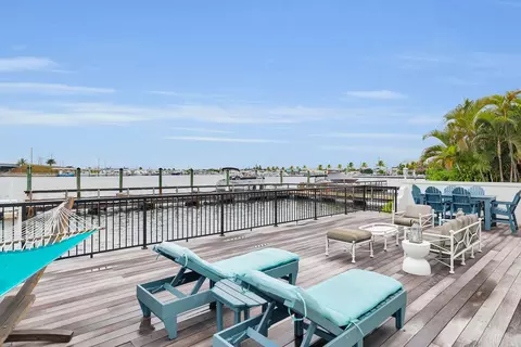 Exterior - 827 Eisenhower Dr, Key West, FL 33040 photo 3 of 4