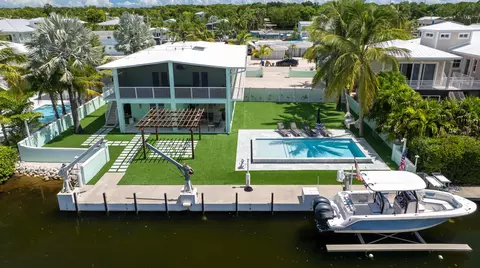 889 Ellen Dr, Key Largo, FL 33037 photo 2