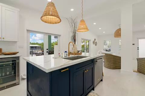 889 Ellen Dr, Key Largo, FL 33037 photo 8