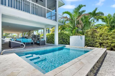 Exterior - 470 9th St #KEY colony, Key Colony Beach, FL 33051 photo 2 of 11