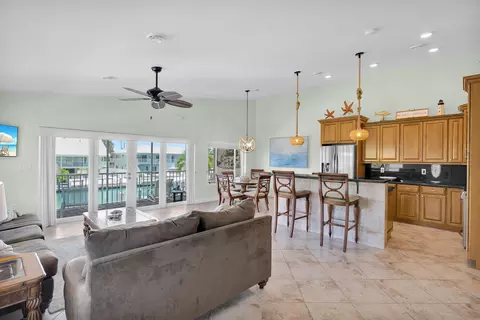 Living - 470 9th St #KEY colony, Key Colony Beach, FL 33051 photo 2 of 3