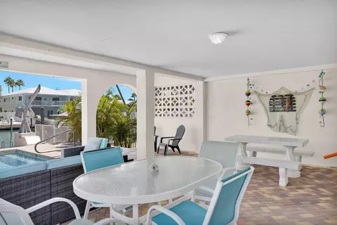 Exterior - 470 9th St #KEY colony, Key Colony Beach, FL 33051 photo 6 of 11