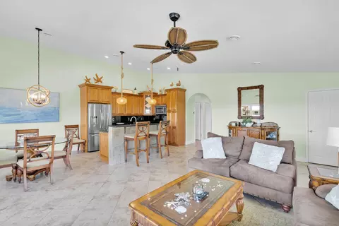 Living - 470 9th St #KEY colony, Key Colony Beach, FL 33051 photo 1 of 3