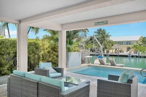 Exterior - 470 9th St #KEY colony, Key Colony Beach, FL 33051 photo 5 of 11