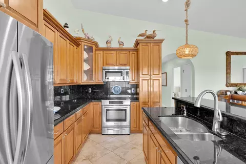 Kitchen - 470 9th St #KEY colony, Key Colony Beach, FL 33051 photo 3 of 4