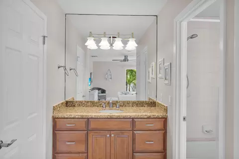 Bath - 470 9th St #KEY colony, Key Colony Beach, FL 33051 photo 1 of 3