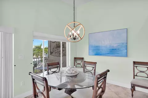 Dining - 470 9th St #KEY colony, Key Colony Beach, FL 33051 photo 1 of 2