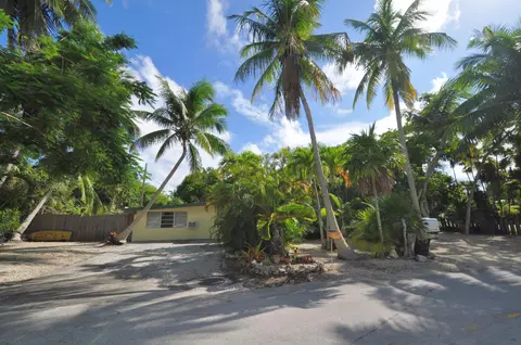 5353 Dogwood Dell St, Marathon, FL 33050