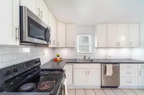 Kitchen - 3978 Gordon Rd, Big Pine Key, FL 33043 photo 4 of 5