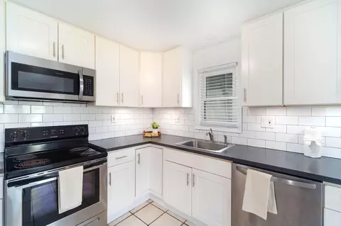 Kitchen - 3978 Gordon Rd, Big Pine Key, FL 33043 photo 3 of 5