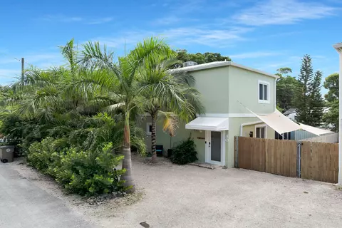 80 Le Grand Dr, Key Largo, FL 33037