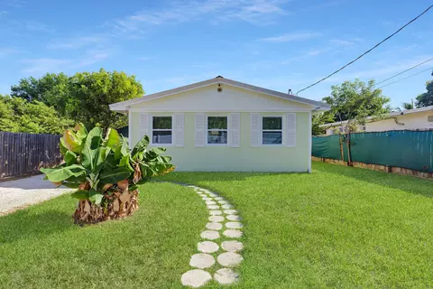 30170 Linda St, Big Pine Key, FL 33043