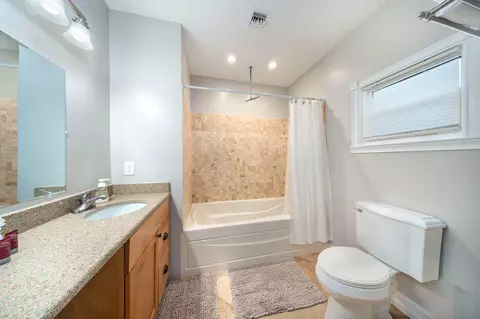 Bath - 31473 Warner Rd, Big Pine Key, FL 33043 photo 5 of 6