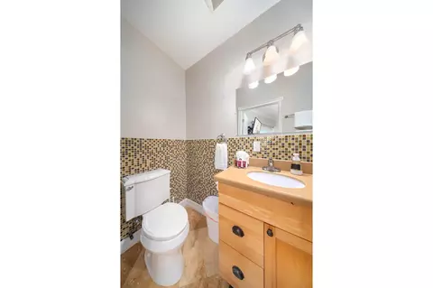 Bath - 31473 Warner Rd, Big Pine Key, FL 33043 photo 2 of 6