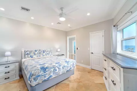 Bedroom - 31473 Warner Rd, Big Pine Key, FL 33043 photo 2 of 6