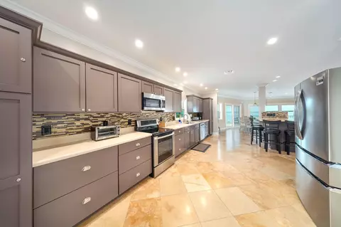 Kitchen - 31473 Warner Rd, Big Pine Key, FL 33043 photo 1 of 5