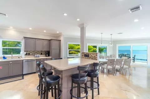 Kitchen - 31473 Warner Rd, Big Pine Key, FL 33043 photo 4 of 5