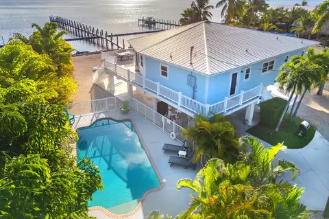 Exterior - 31473 Warner Rd, Big Pine Key, FL 33043 photo 2 of 13