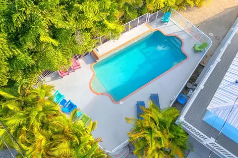 Exterior - 31473 Warner Rd, Big Pine Key, FL 33043 photo 3 of 13