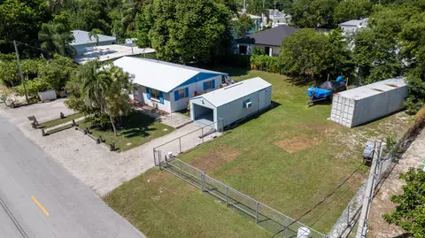 8 S Andros Rd, Key Largo, FL 33037