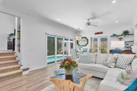Living - 628 William St, Key West, FL 33040 photo 2 of 4