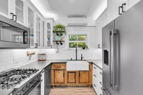 Kitchen - 628 William St, Key West, FL 33040 photo 2 of 3