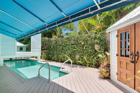Exterior - 628 William St, Key West, FL 33040 photo 5 of 8