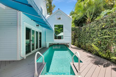 Exterior - 628 William St, Key West, FL 33040 photo 6 of 8