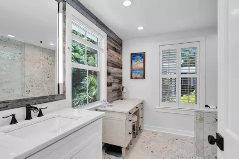 Bath - 628 William St, Key West, FL 33040 photo 4 of 5