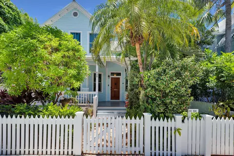 Exterior - 628 William St, Key West, FL 33040 photo 3 of 8