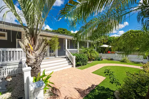 2827 Staples Ave, Key West, FL 33040