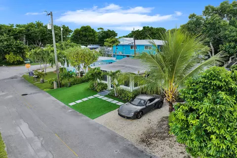 38 Pirates Dr, Key Largo, FL 33037 photo 2