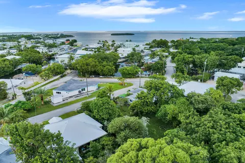 38 Pirates Dr, Key Largo, FL 33037 photo 3