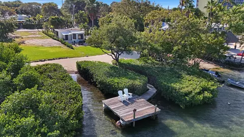 190 192 Harborview Dr, Tavernier, FL 33070