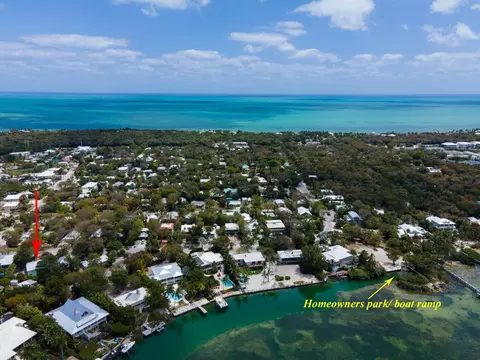 153 Apache St, Tavernier, FL 33070 photo 2