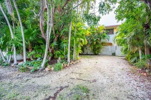 29850 Journeys End Rd, Big Pine Key, FL 33043