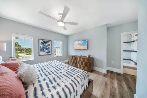 Bedroom - 818 39th St, Marathon, FL 33050 photo 3 of 7