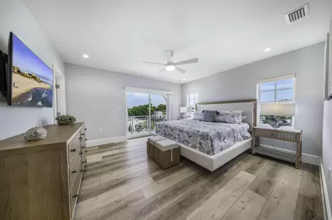 Bedroom - 818 39th St, Marathon, FL 33050 photo 6 of 7