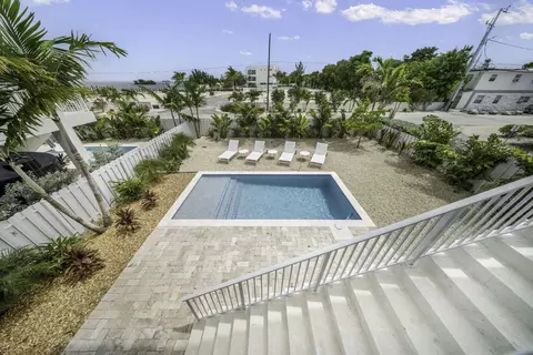 Exterior - 818 39th St, Marathon, FL 33050 photo 2 of 3
