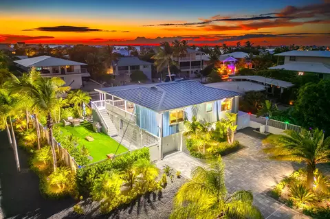 876 Gulf Dr, Summerland Key, FL 33042