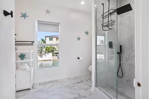 Bath - 8 Jade Dr, Key West, FL 33040 photo 2 of 5