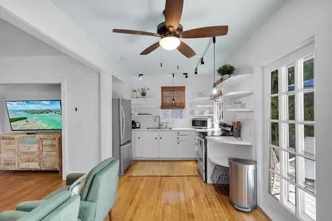 Kitchen - 1022 Fleming St, Key West, FL 33040 photo 4 of 7