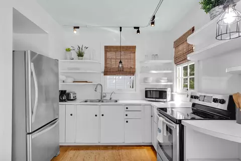 Kitchen - 1022 Fleming St, Key West, FL 33040 photo 2 of 7