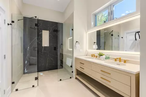 Bath - 3741 Eagle Ave, Key West, FL 33040 photo 1 of 7