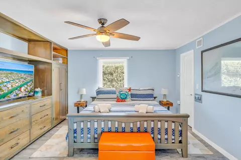 Bedroom - 600 12th St, Key Colony, FL 33051 photo 1 of 9