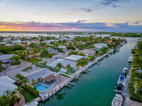 View/Area - 600 12th St, Key Colony, FL 33051 photo 2 of 5