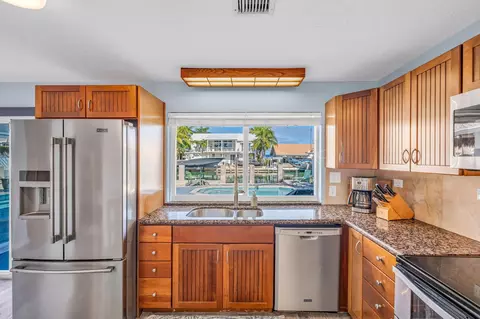 Kitchen - 600 12th St, Key Colony, FL 33051 photo 1 of 4
